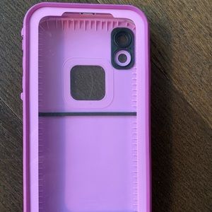 iPhone XR lifeproof case